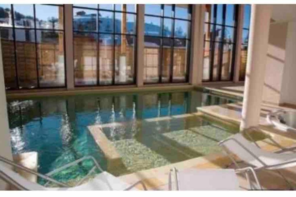 Superbe Appartement Avec Piscine Et Garage Péone Eksteriør bilde