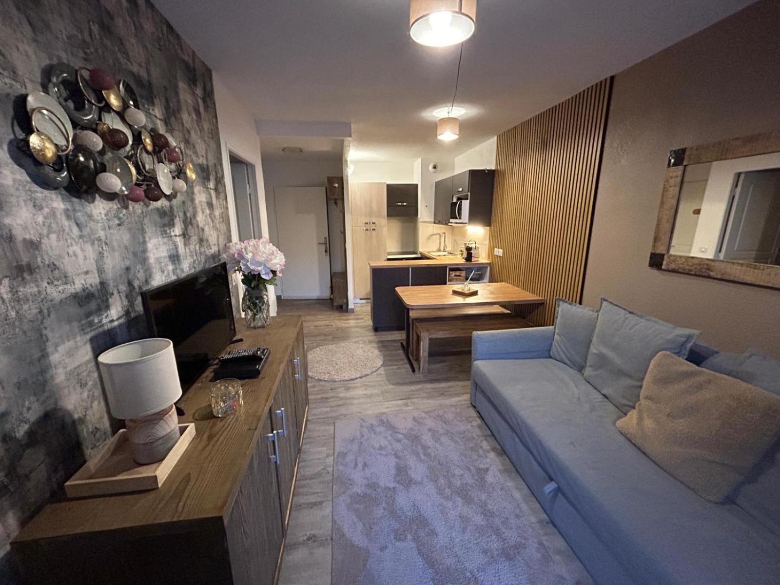 Superbe Appartement Avec Piscine Et Garage Péone Eksteriør bilde